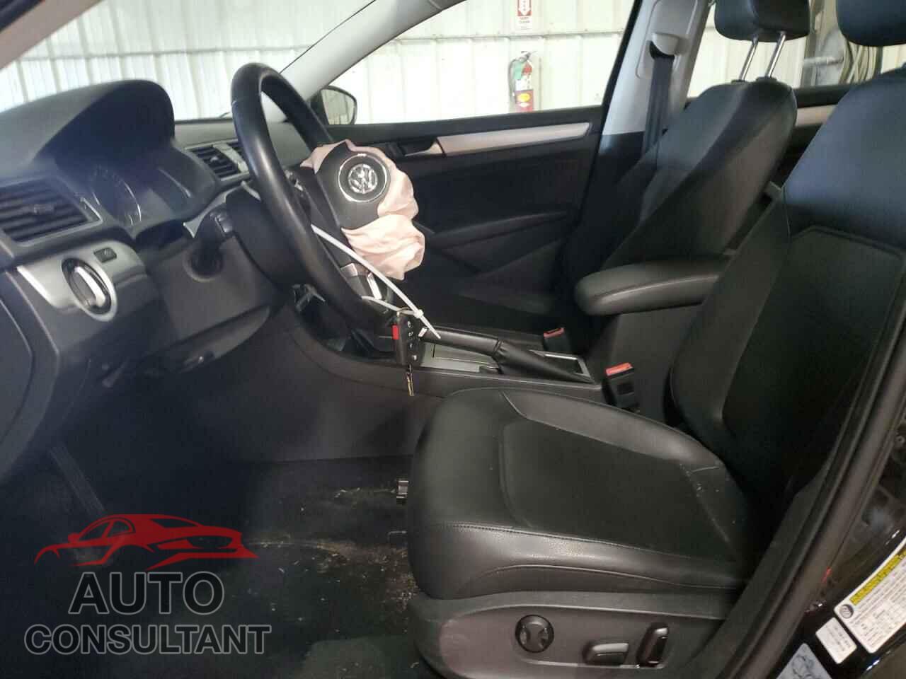 VOLKSWAGEN PASSAT 2012 - 1VWBP7A36CC088705
