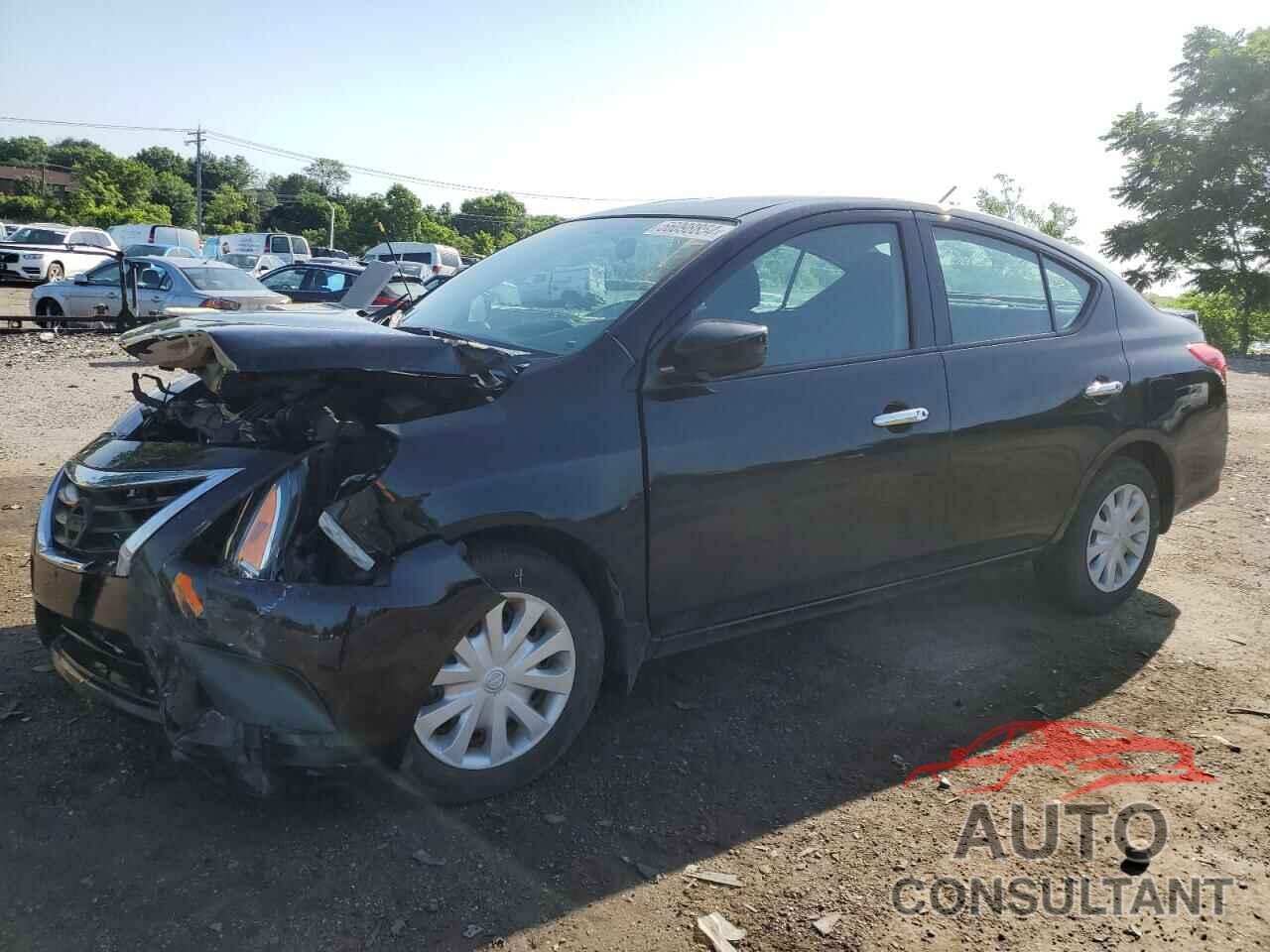 NISSAN VERSA 2018 - 3N1CN7AP8JL820742