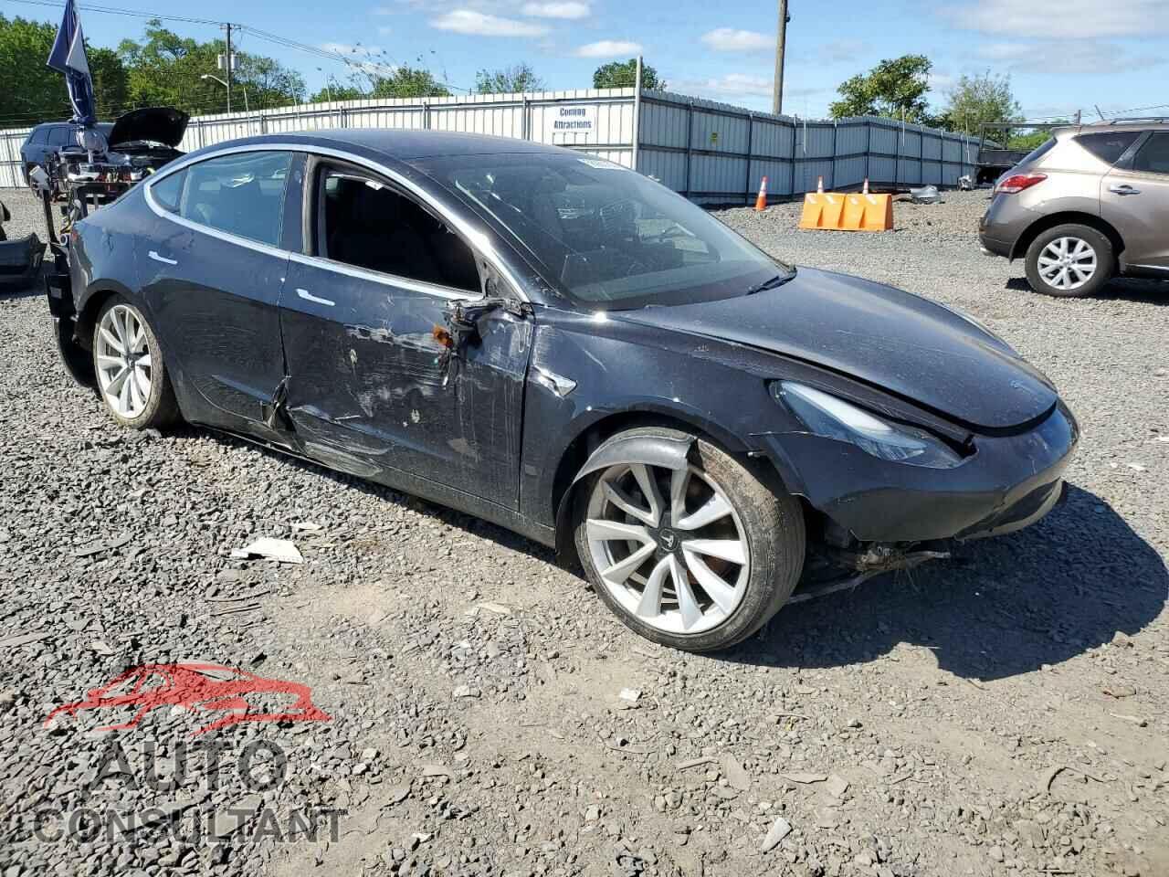 TESLA MODEL 3 2018 - 5YJ3E1EBXJF090582