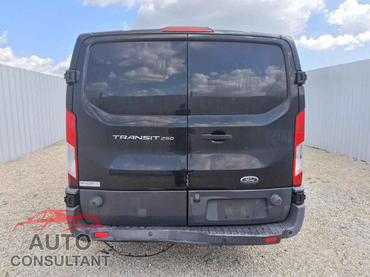 FORD TRANSIT 2017 - 1FTYR2YM6HKB57706