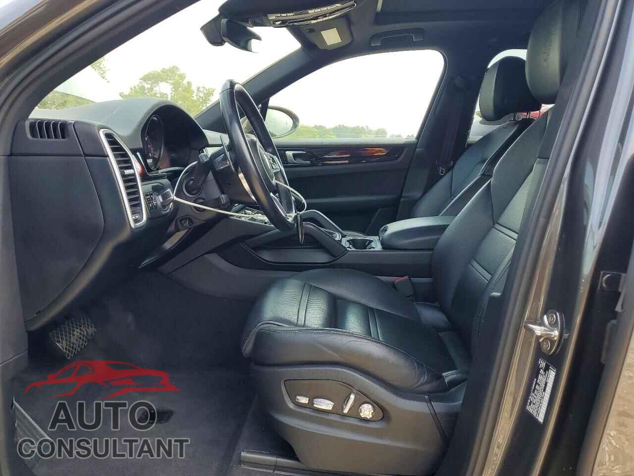 PORSCHE CAYENNE 2020 - WP1AA2AY5LDA01948