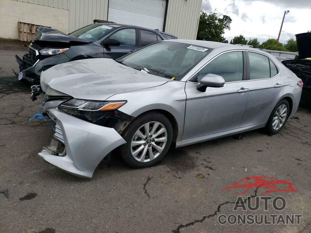 TOYOTA CAMRY 2018 - 4T1B11HK5JU015665