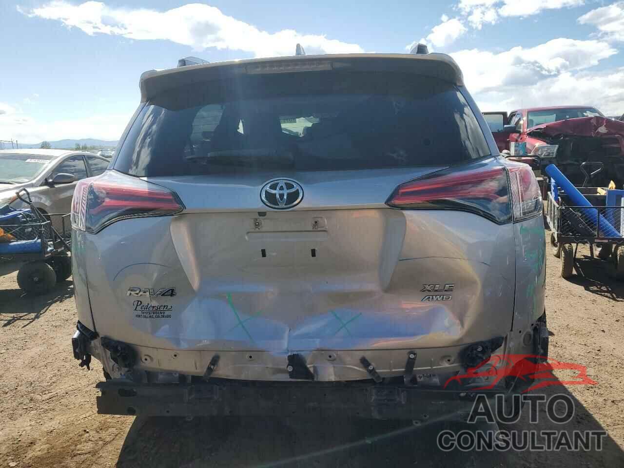 TOYOTA RAV4 2018 - 2T3RFREV6JW728675
