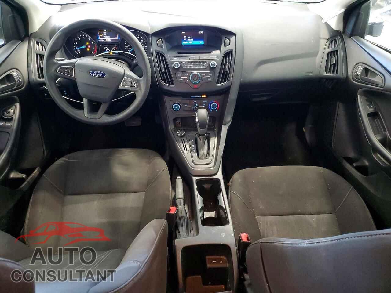 FORD FOCUS 2015 - 1FADP3E21FL261322