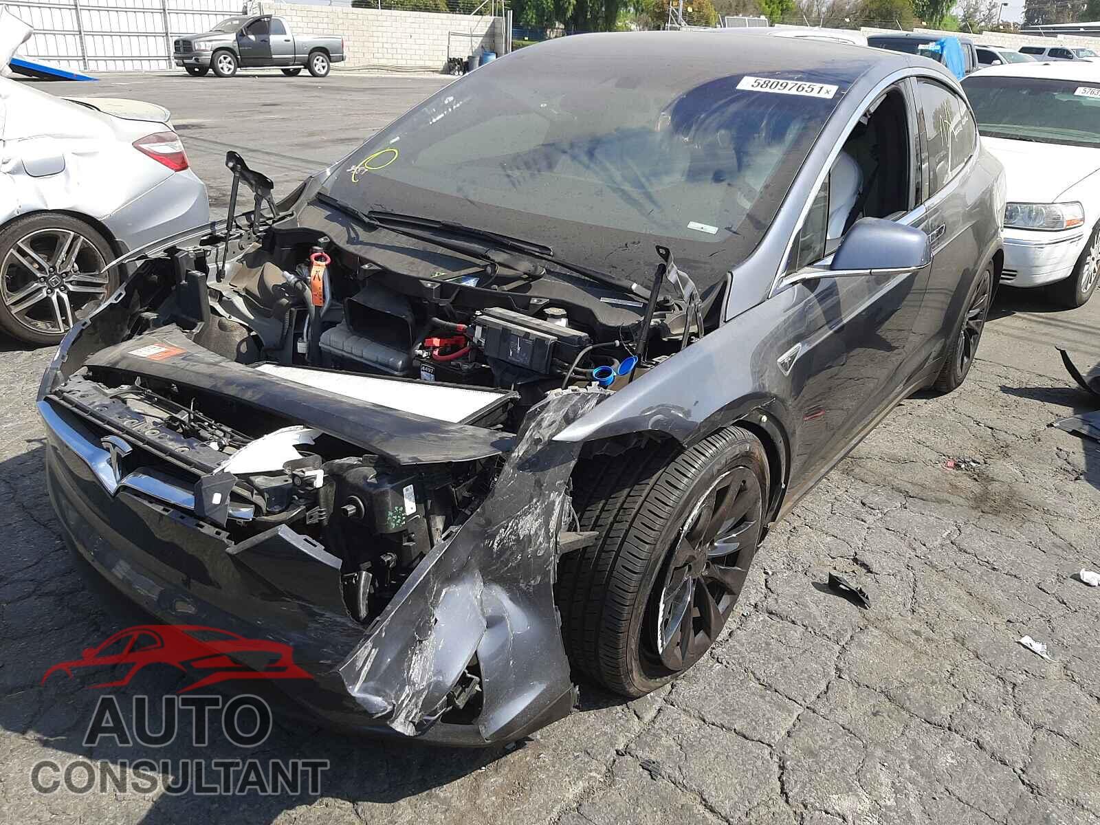 TESLA MODEL X 2016 - 5YJXCBE28GF020892