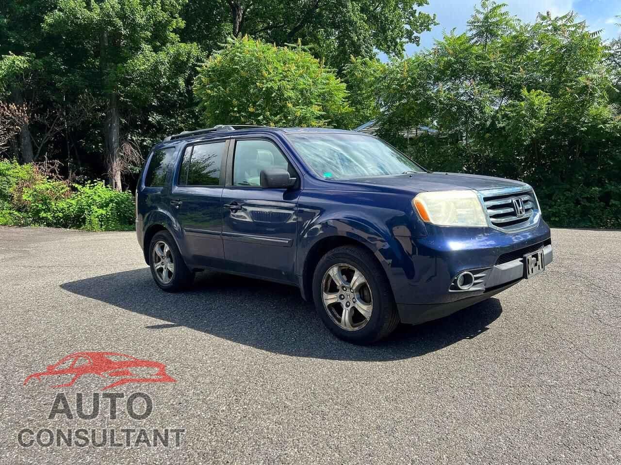 HONDA PILOT 2013 - 5FNYF4H55DB005856