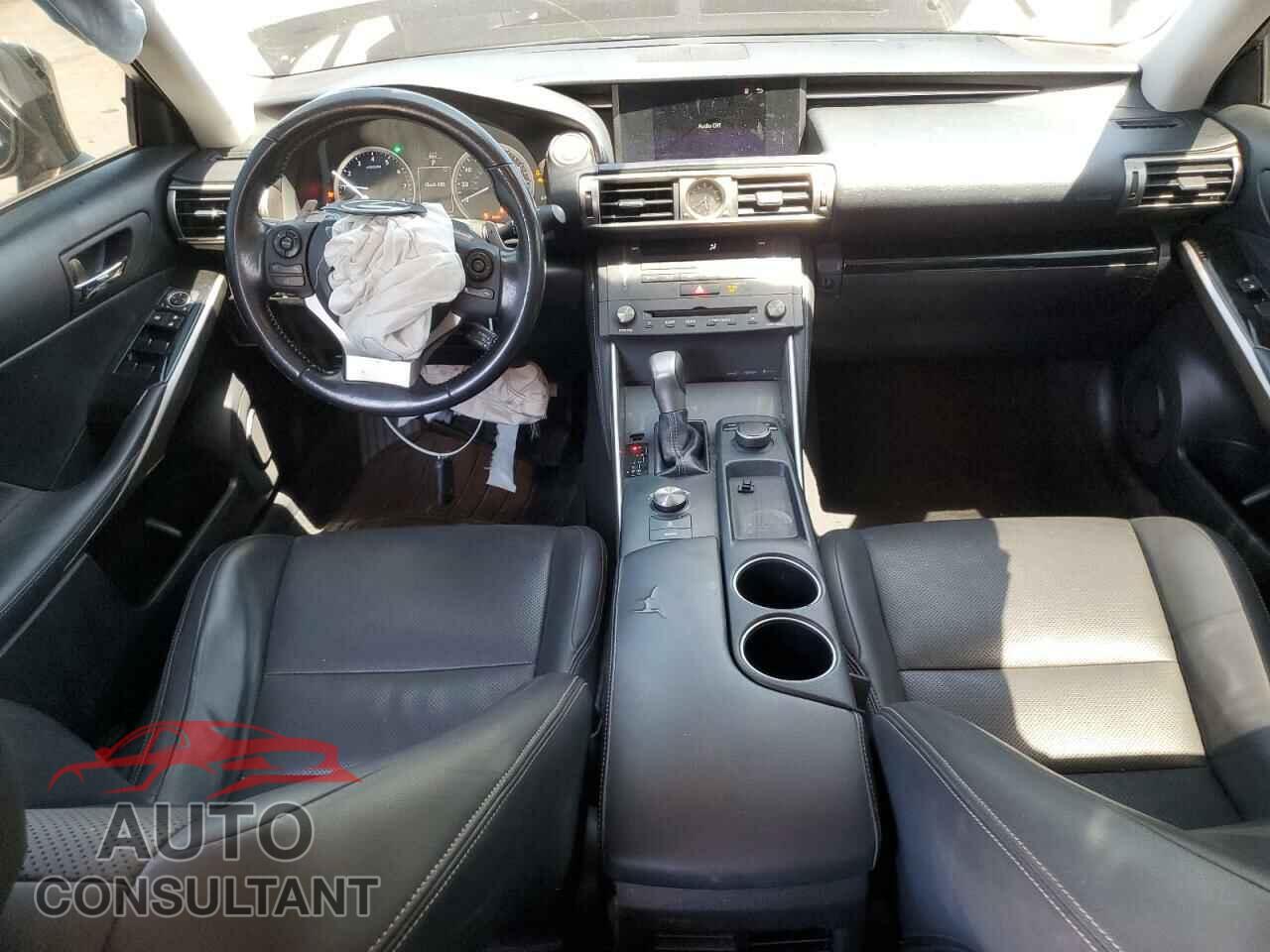 LEXUS IS 2016 - JTHBA1D20G5004813