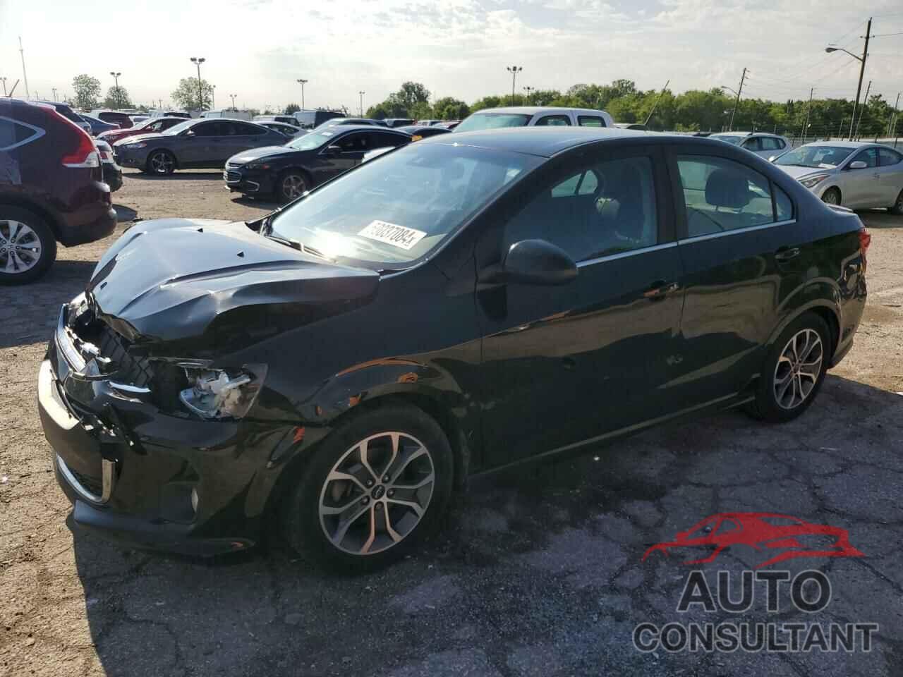 CHEVROLET SONIC 2018 - 1G1JD5SH3J4102565