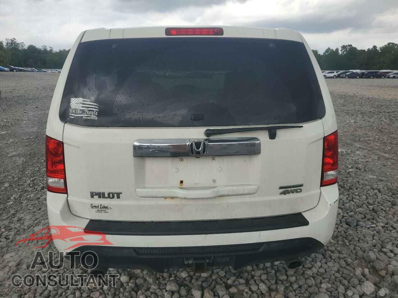 HONDA PILOT 2015 - 5FNYF4H31FB055364