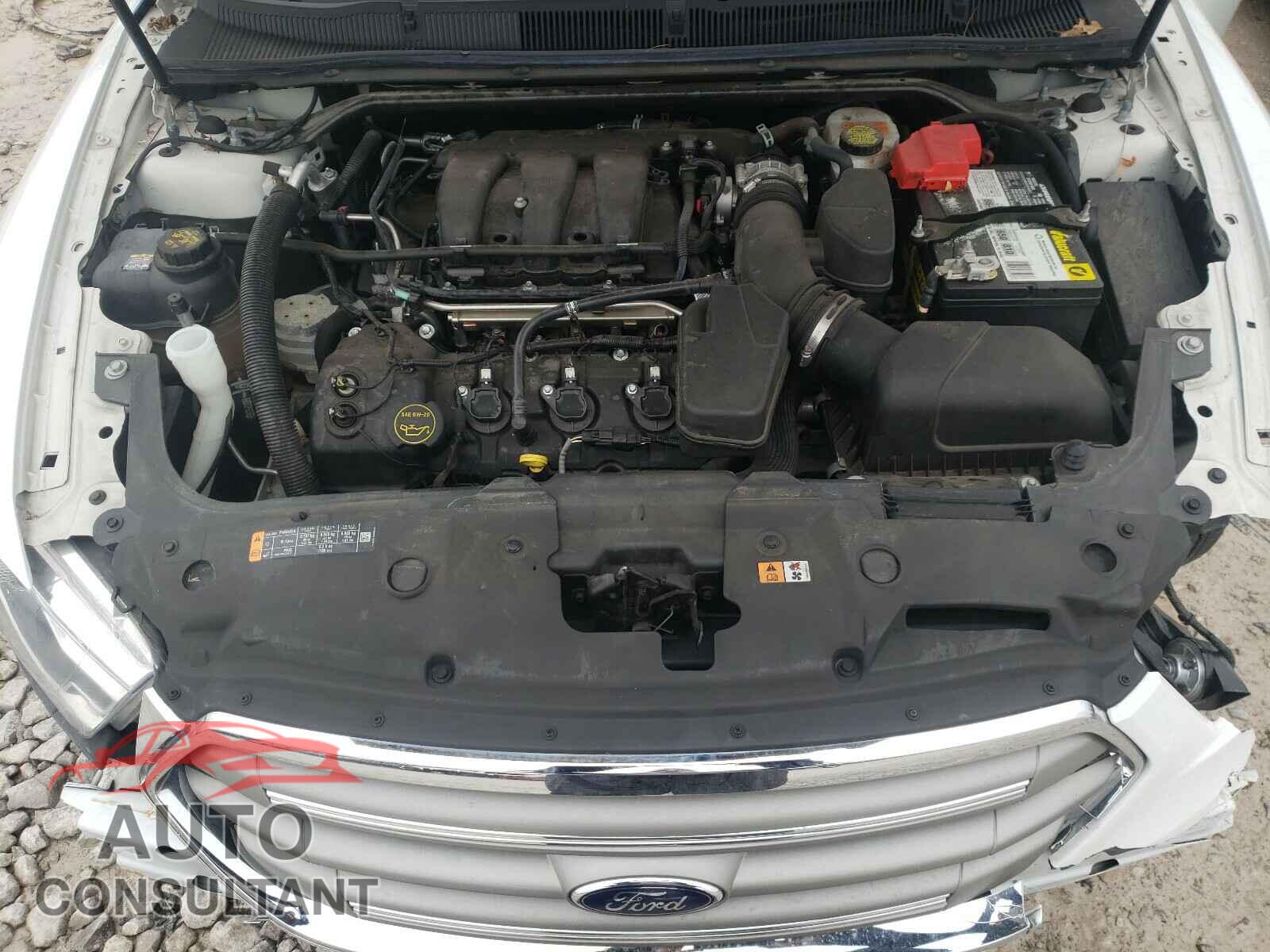 FORD TAURUS 2018 - 1FAHP2E82JG119644