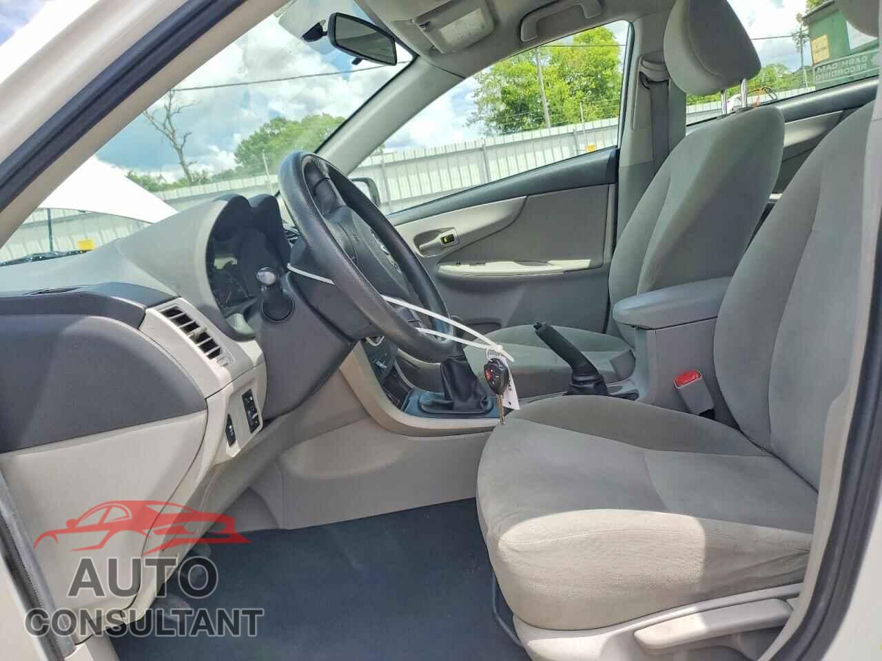 TOYOTA COROLLA 2013 - 2T1BU4EE2DC930826