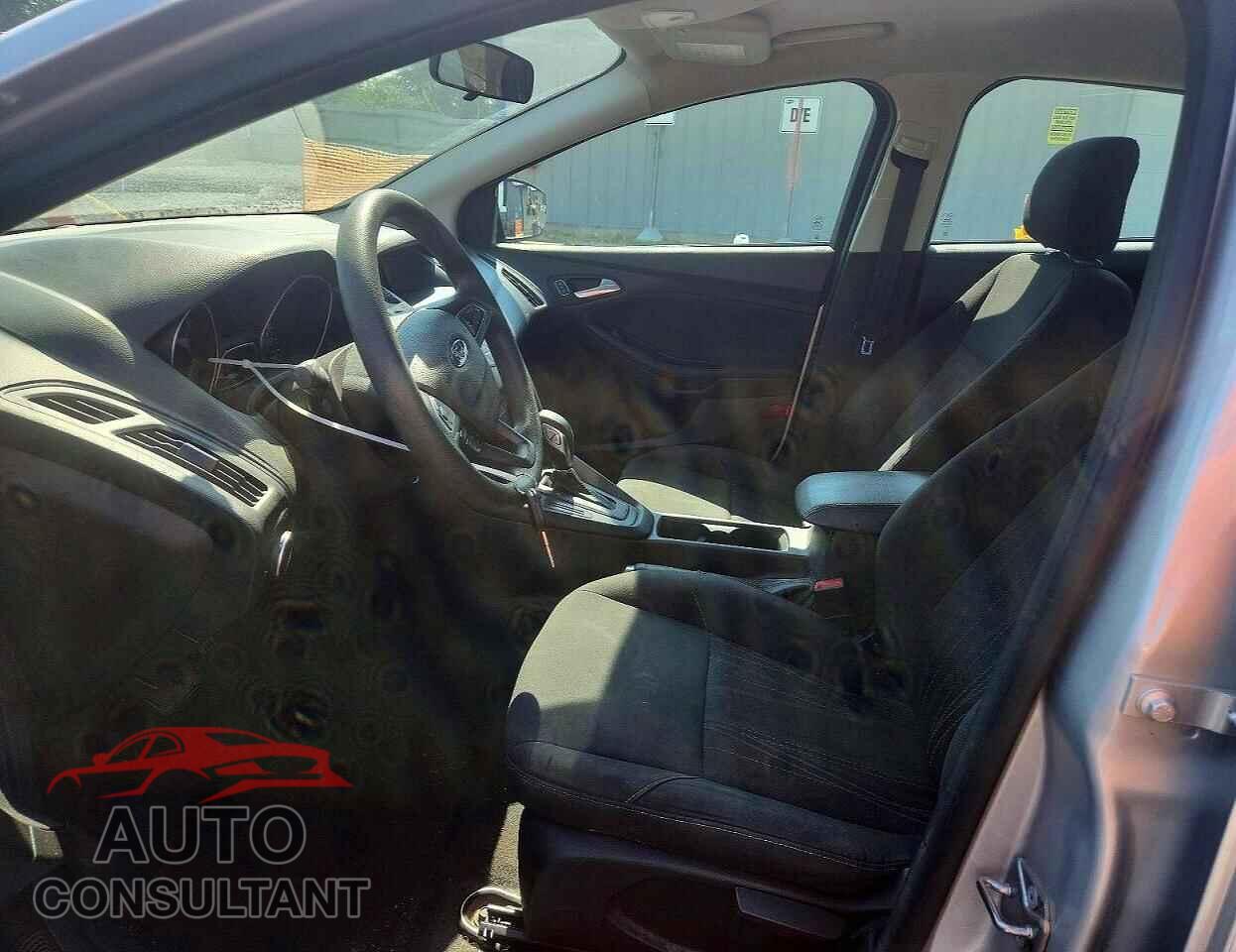 FORD FOCUS 2018 - 1FADP3F22JL201542