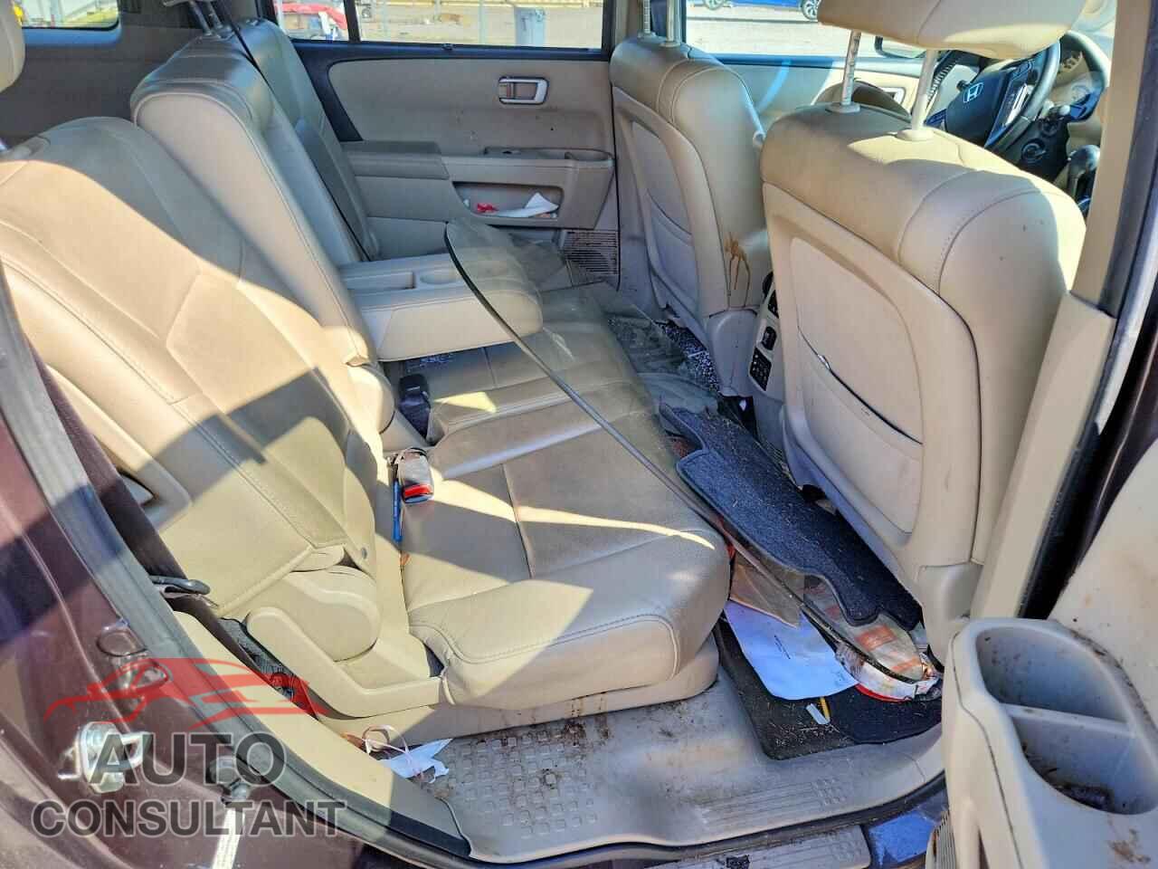 HONDA PILOT 2015 - 5FNYF3H99FB008033