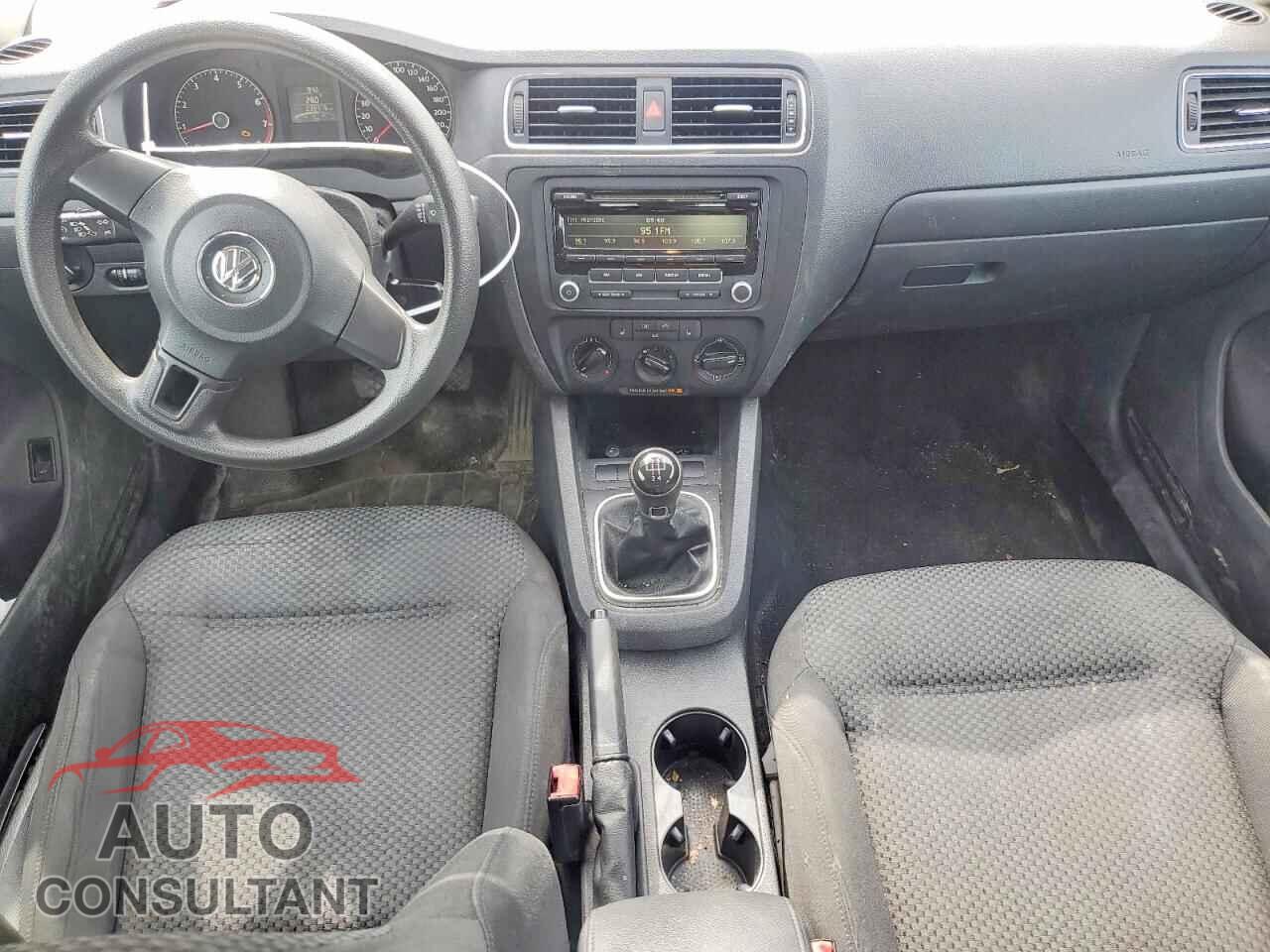 VOLKSWAGEN JETTA 2013 - 3VW1K7AJ4DM300767