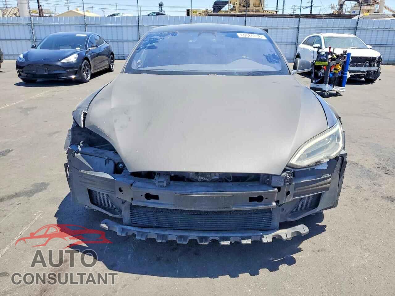 TESLA MODEL S 2018 - 5YJSA1E28JF249915