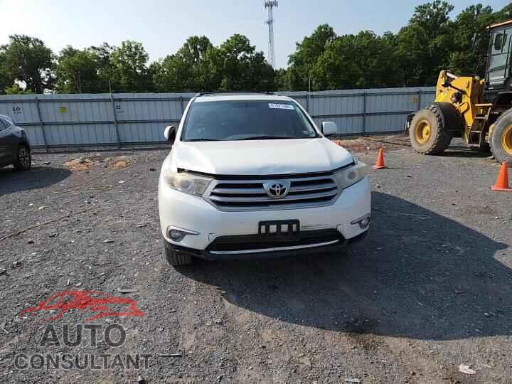 TOYOTA HIGHLANDER 2013 - 5TDBK3EH8DS254884