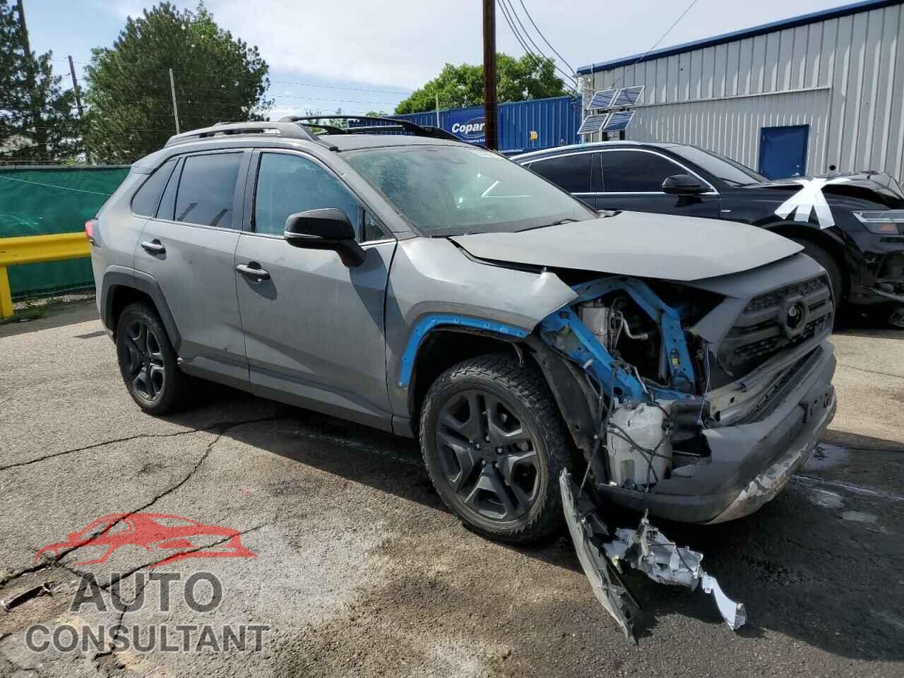 TOYOTA RAV4 2019 - 2T3J1RFV1KW032138