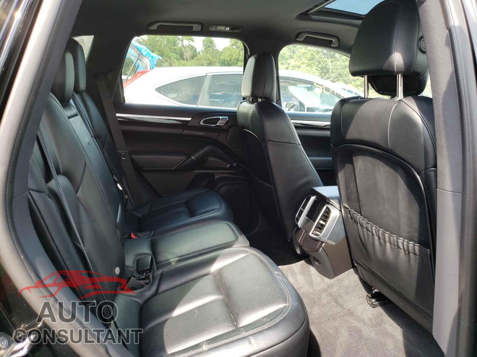 PORSCHE CAYENNE 2018 - WP1AA2A2XJKA04803