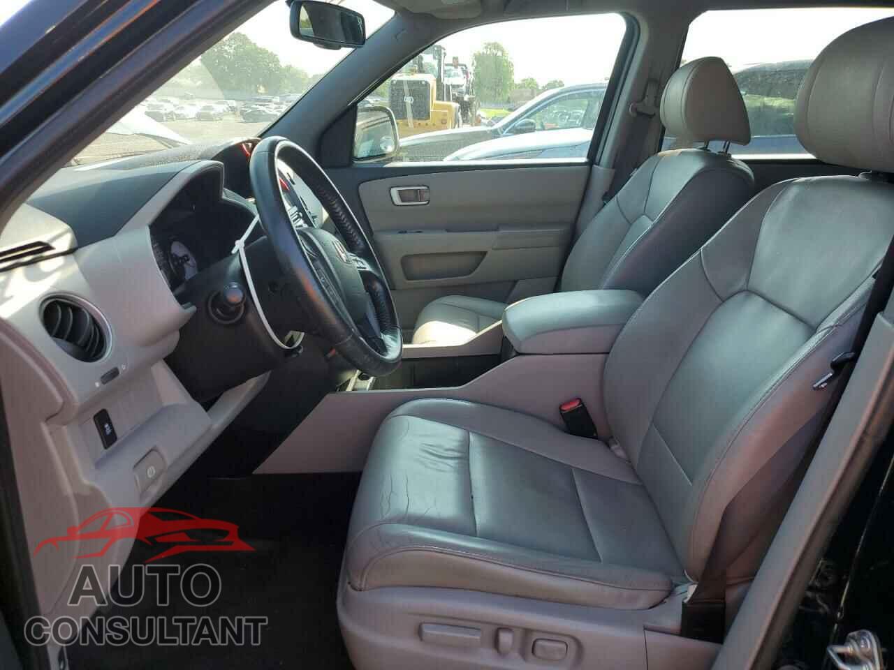 HONDA PILOT 2015 - 5FNYF4H51FB029672