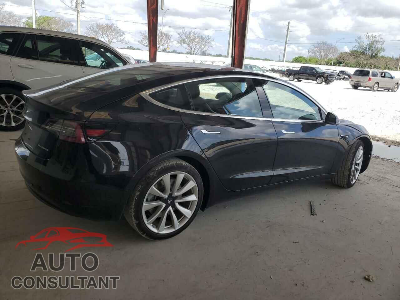 TESLA MODEL 3 2018 - 5YJ3E1EB8JF071349