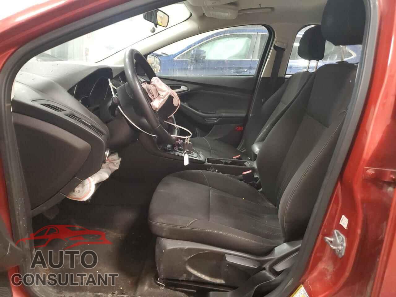 FORD FOCUS 2018 - 1FADP3K2XJL303564