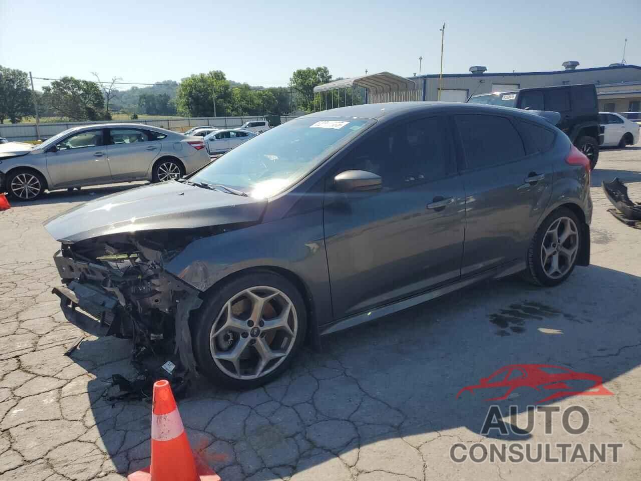 FORD FOCUS 2017 - 1FADP3L95HL262301