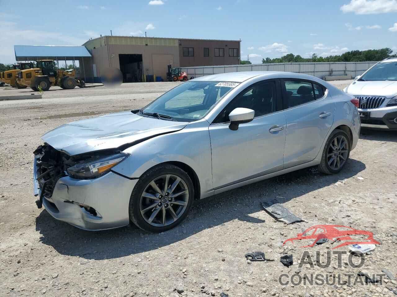 MAZDA 3 2018 - 3MZBN1V38JM206858
