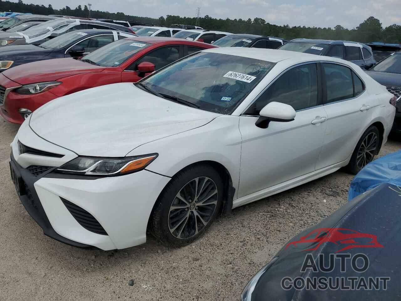 TOYOTA CAMRY 2018 - 4T1B11HK2JU054780