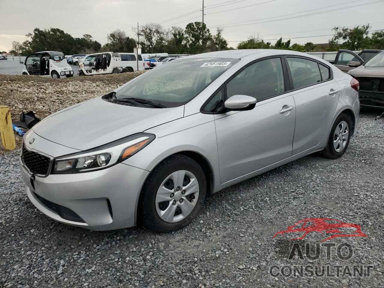 KIA FORTE 2018 - 3KPFK4A74JE257677
