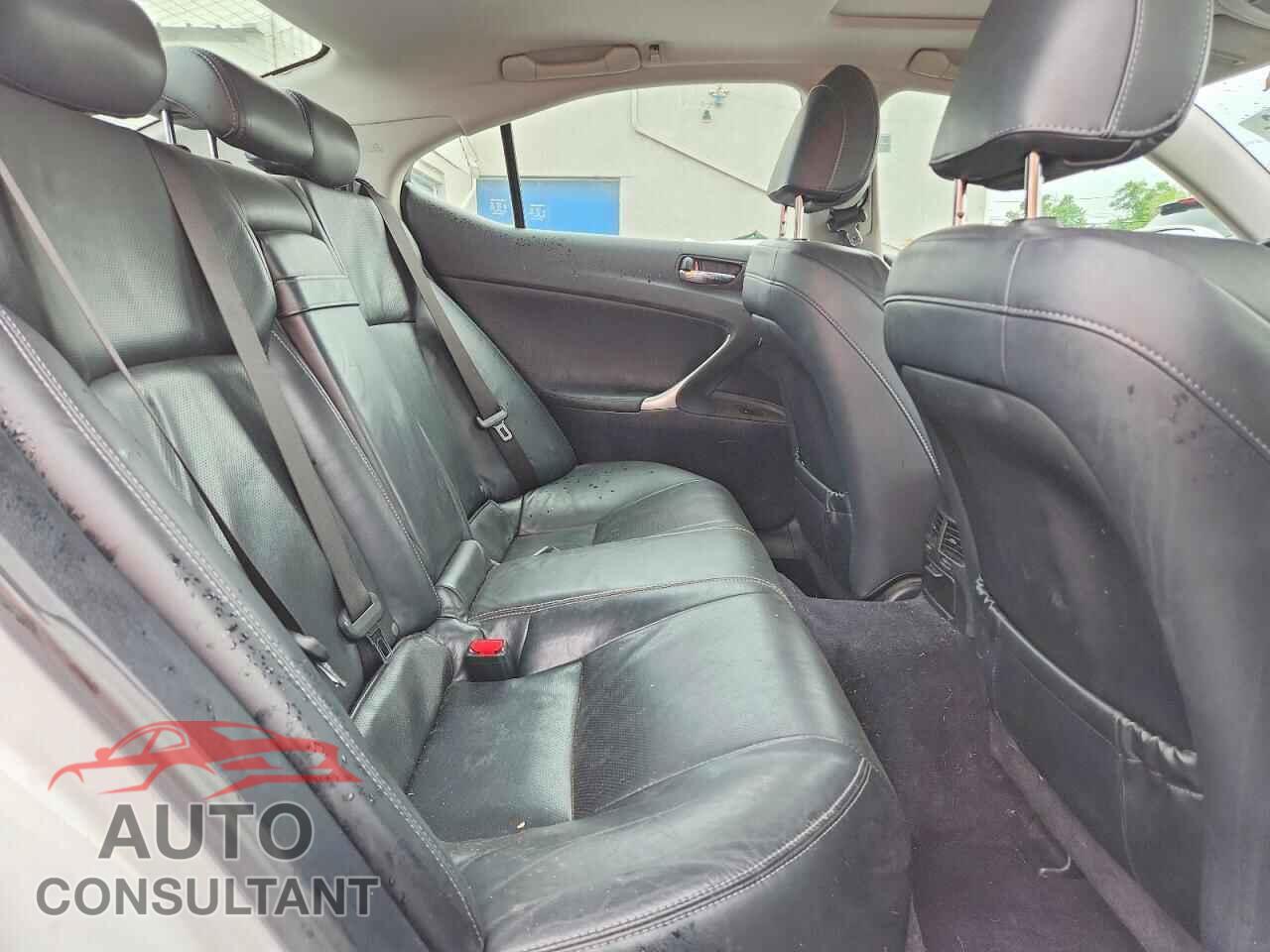 LEXUS IS 2011 - JTHCF5C25B5046997