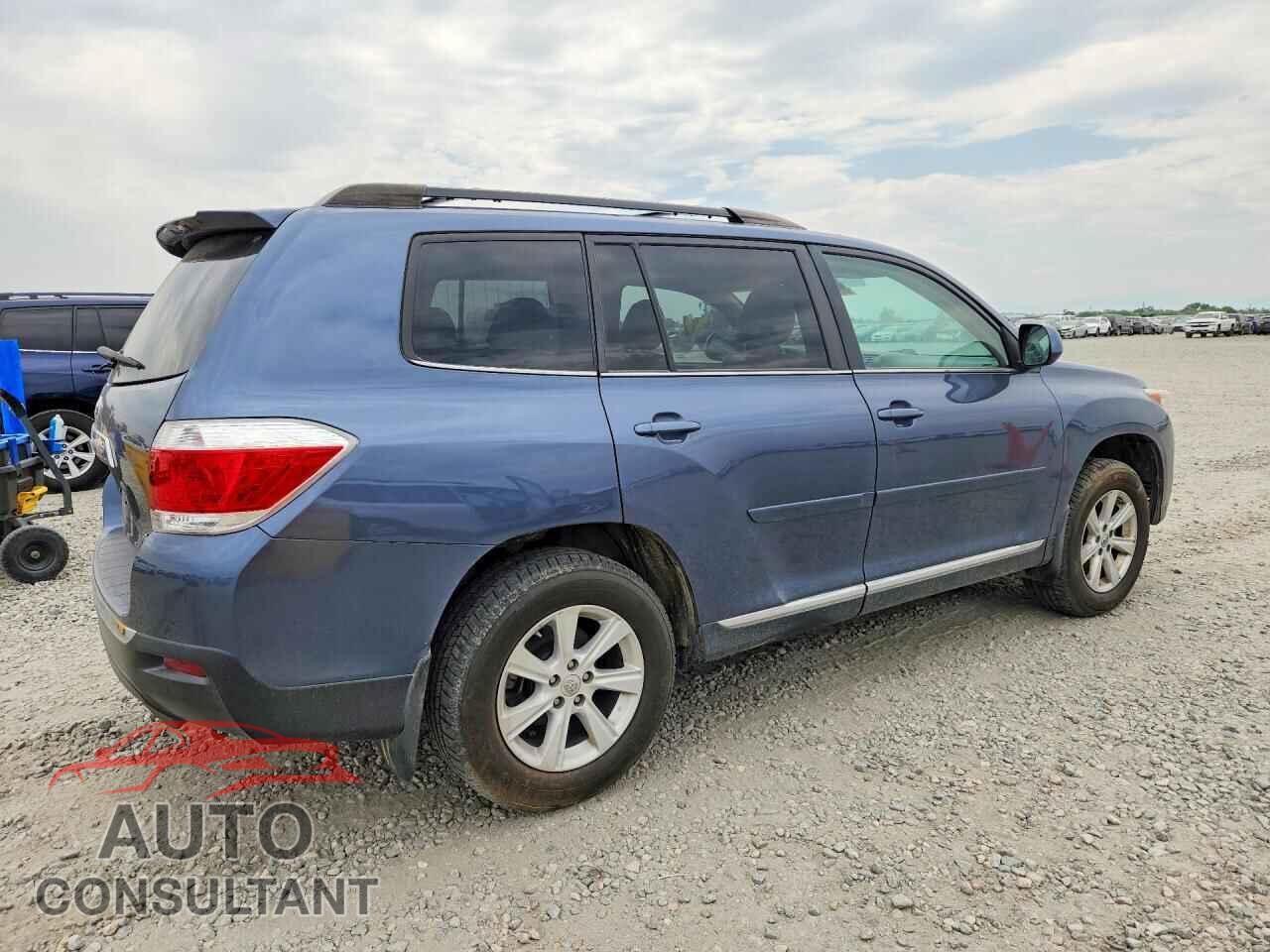 TOYOTA HIGHLANDER 2013 - 5TDBK3EH8DS186859