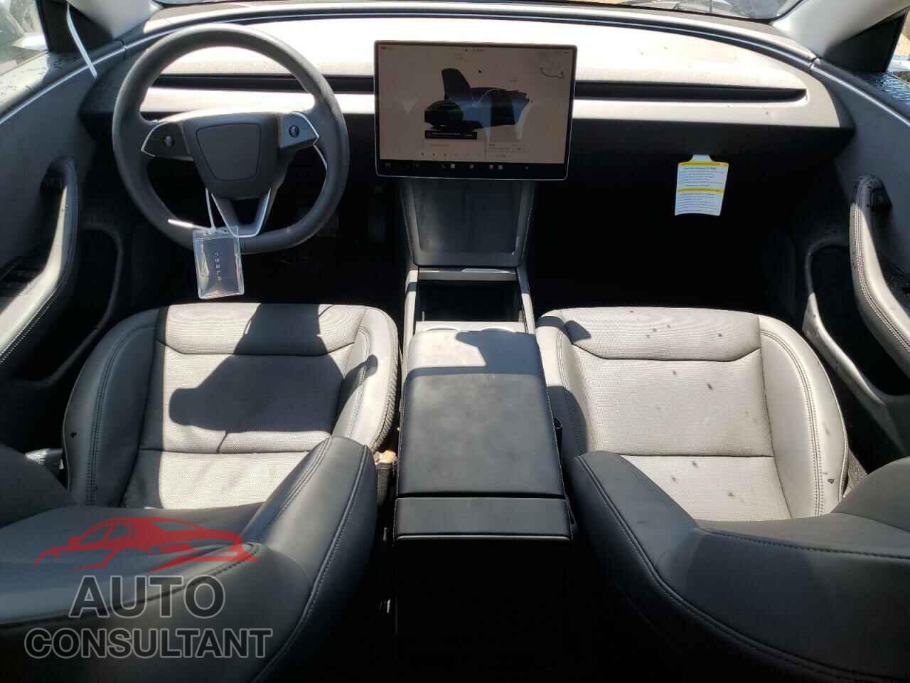 TESLA MODEL 3 2024 - 5YJ3E1EA9RF742143