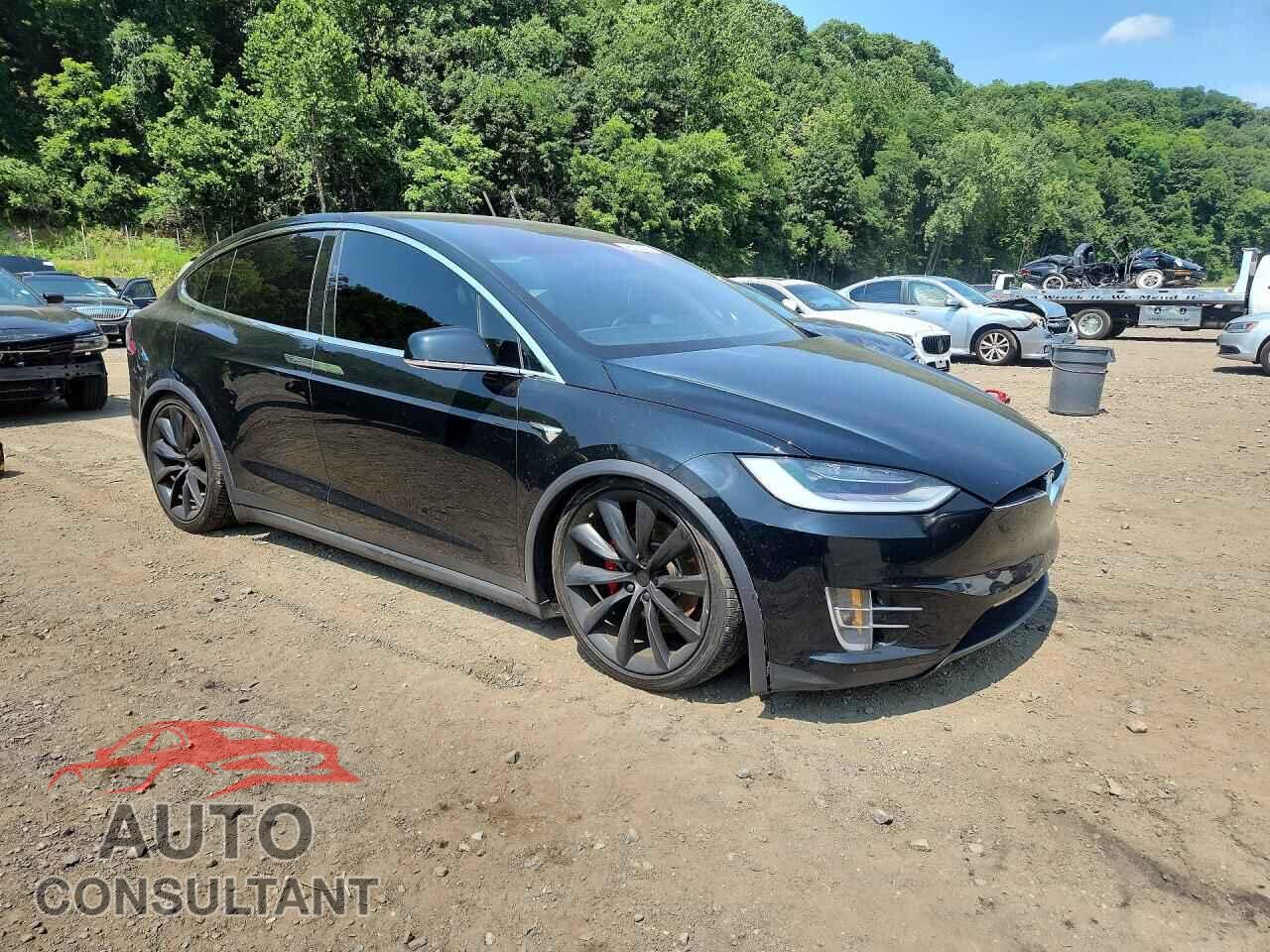 TESLA MODEL X 2017 - 5YJXCBE42HF051851