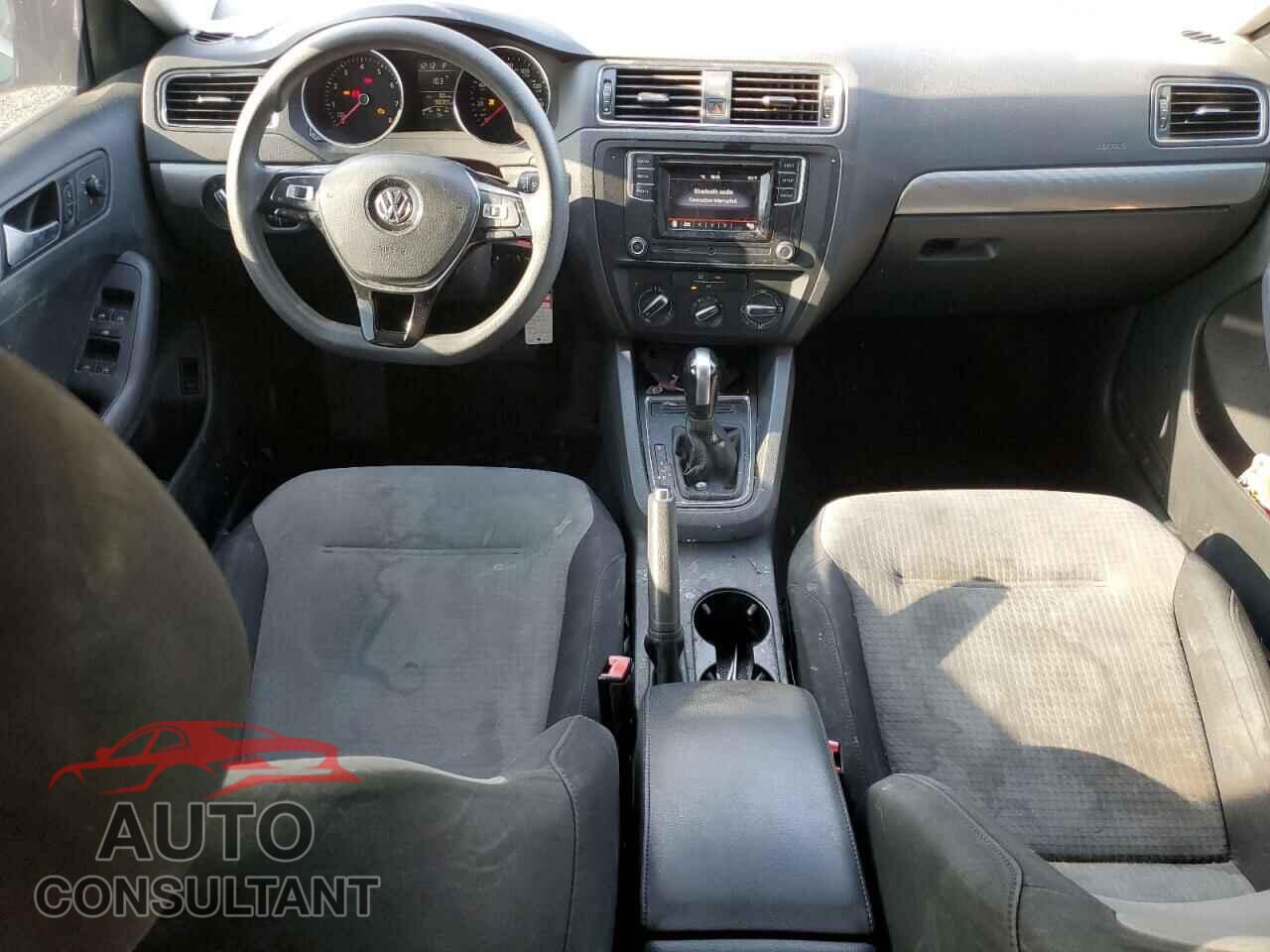 VOLKSWAGEN JETTA 2017 - 3VW2B7AJ2HM219311