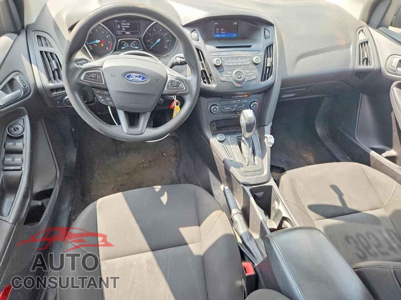 FORD FOCUS 2015 - 1FADP3F29FL270185