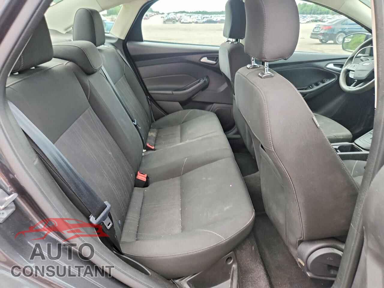 FORD FOCUS 2017 - 1FADP3F21HL274914