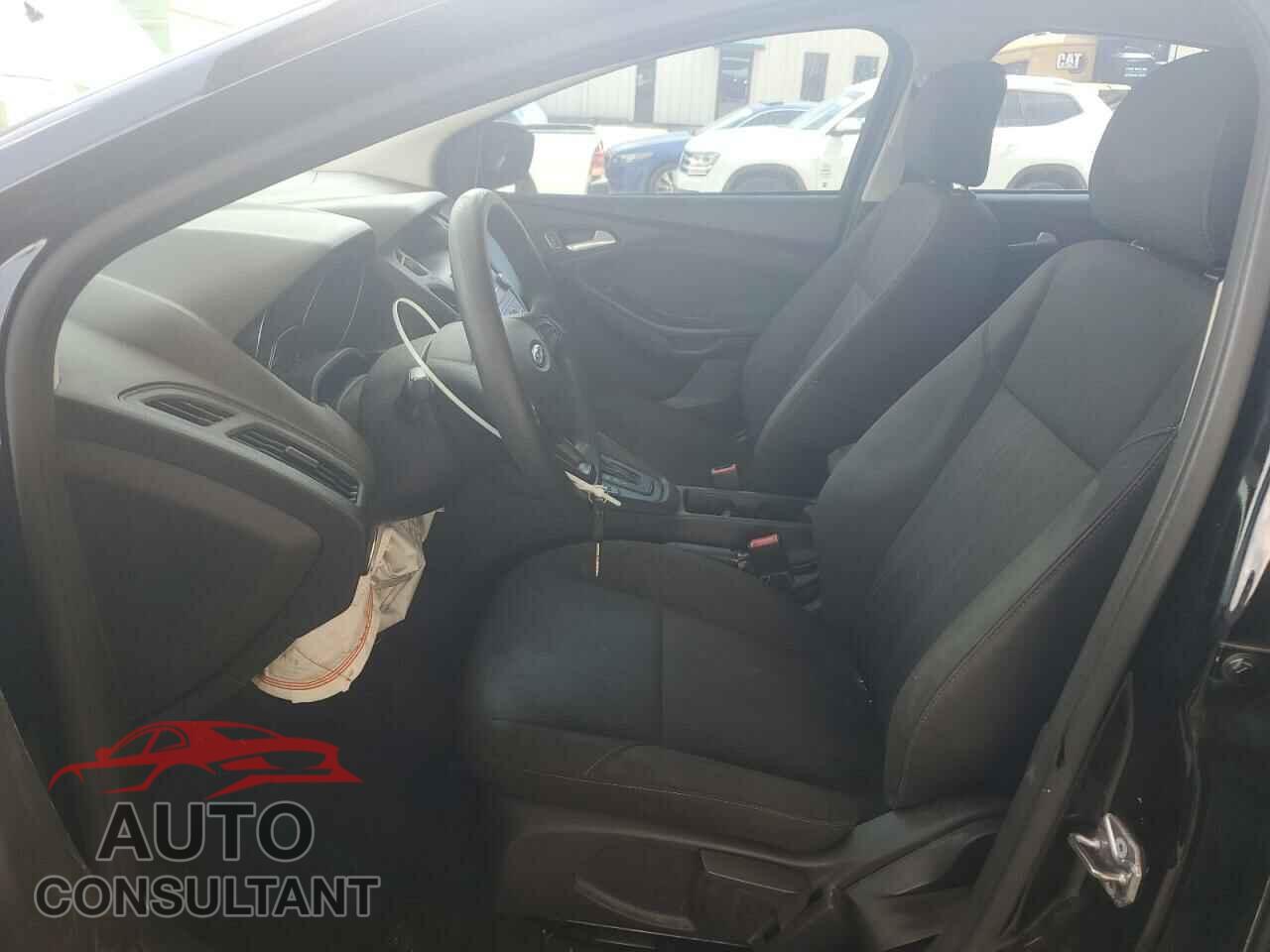 FORD FOCUS 2017 - 1FADP3F28HL306323