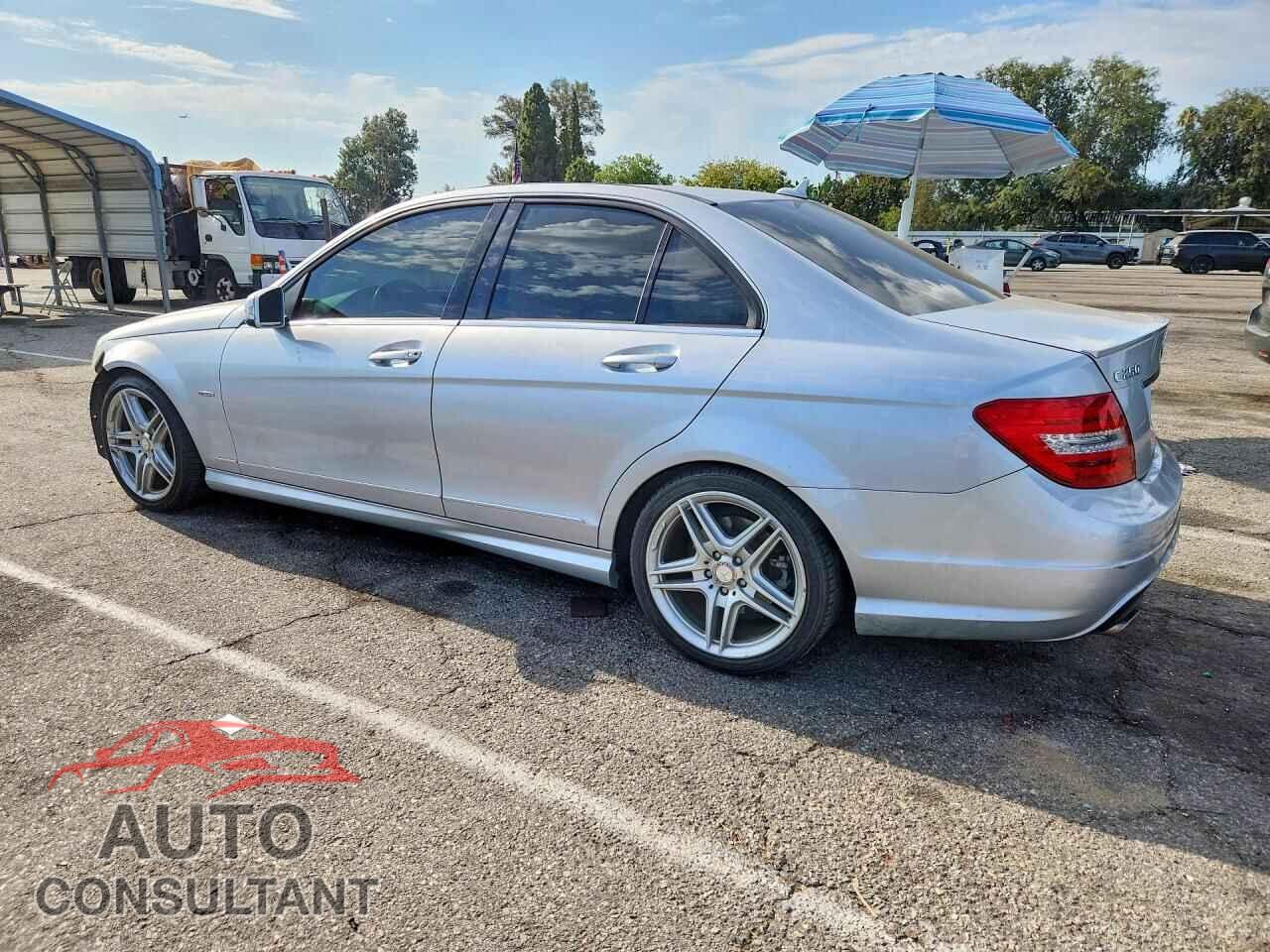 MERCEDES-BENZ C-CLASS 2012 - WDDGF4HBXCA615864
