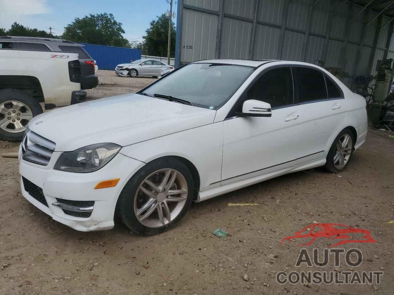 MERCEDES-BENZ C-CLASS 2013 - WDDGF4HB0DA766438