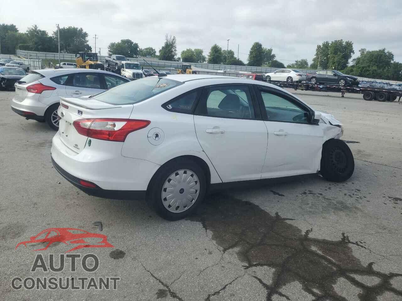 FORD FOCUS 2012 - 1FAHP3F22CL433157