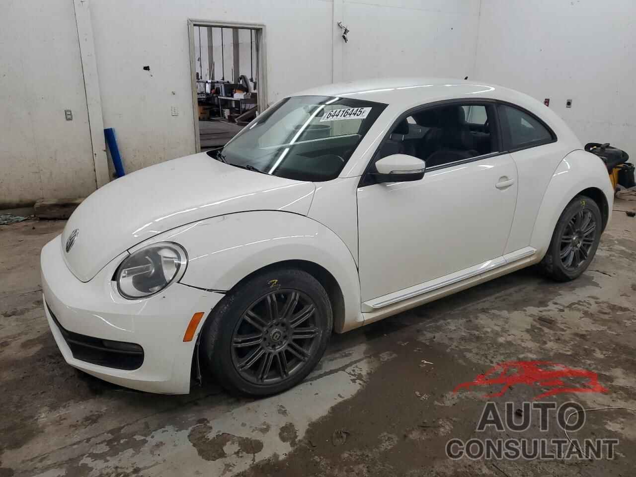 VOLKSWAGEN BEETLE 2013 - 3VWJX7AT1DM665376