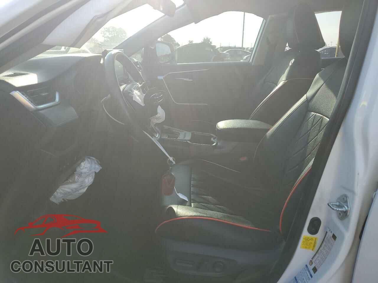 TOYOTA RAV4 2020 - JTMP1RFV7LD062107