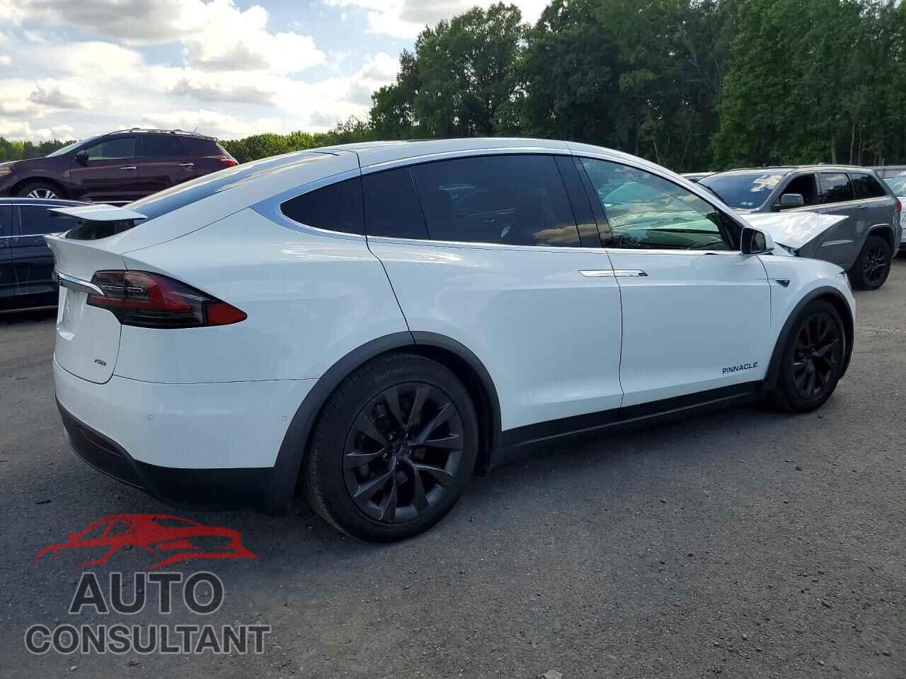 TESLA MODEL X 2016 - 5YJXCBE21GF016554