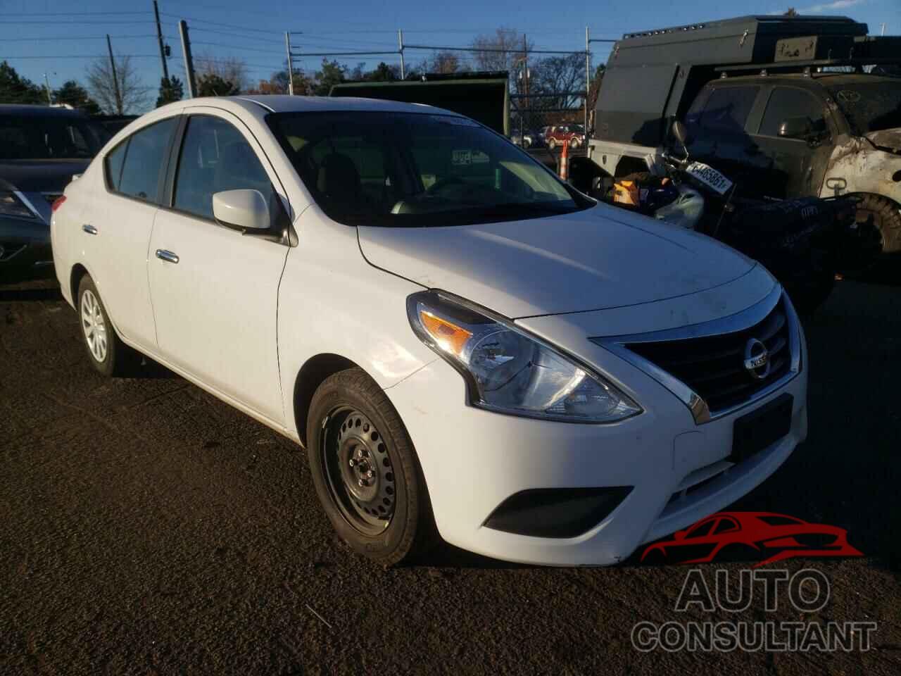 NISSAN VERSA 2018 - 3N1CN7AP7JL886120