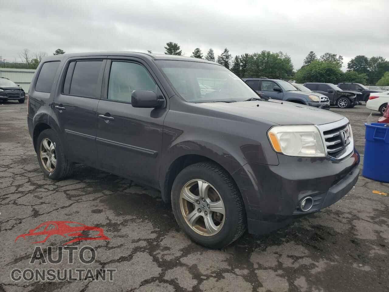 HONDA PILOT 2013 - 5FNYF4H44DB005273