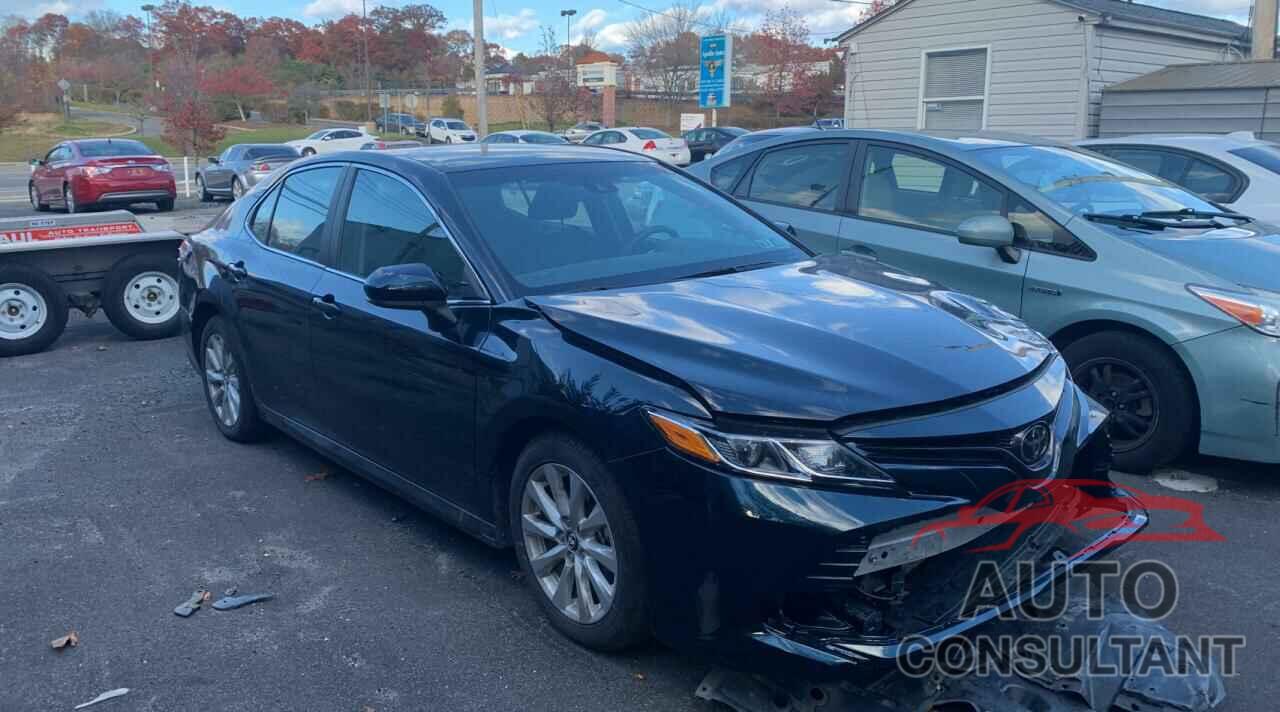 TOYOTA CAMRY 2018 - 4T1B11HK1JU632724