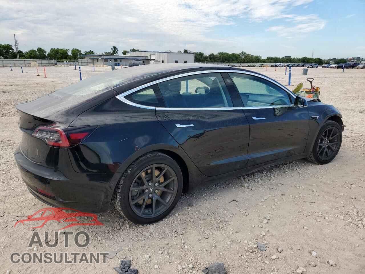 TESLA MODEL 3 2018 - 5YJ3E1EA4JF056905