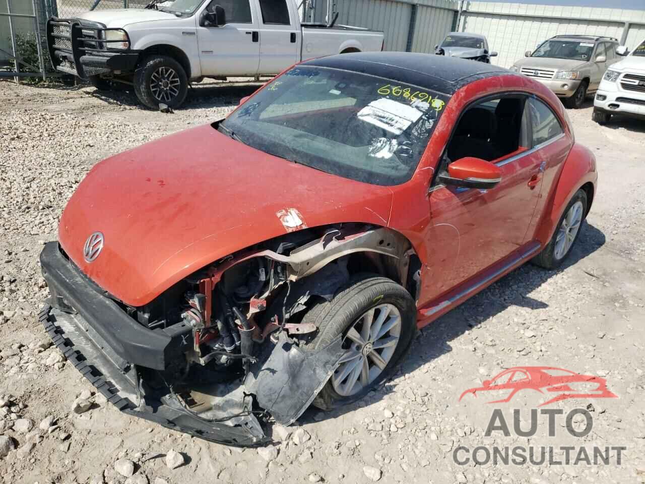 VOLKSWAGEN BEETLE 2018 - 3VWJD7AT4JM709004