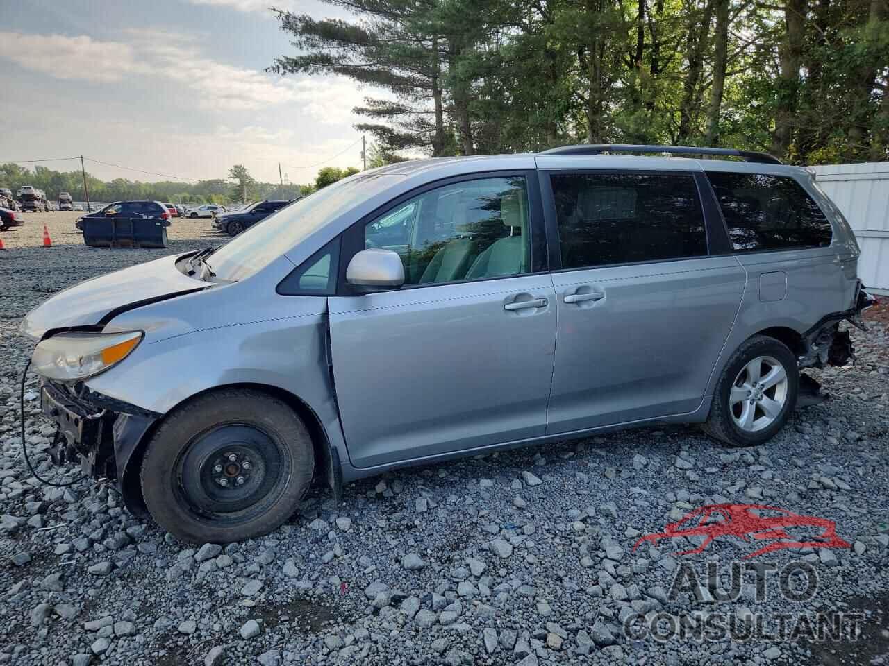 TOYOTA SIENNA 2015 - 5TDKK3DC2FS667361
