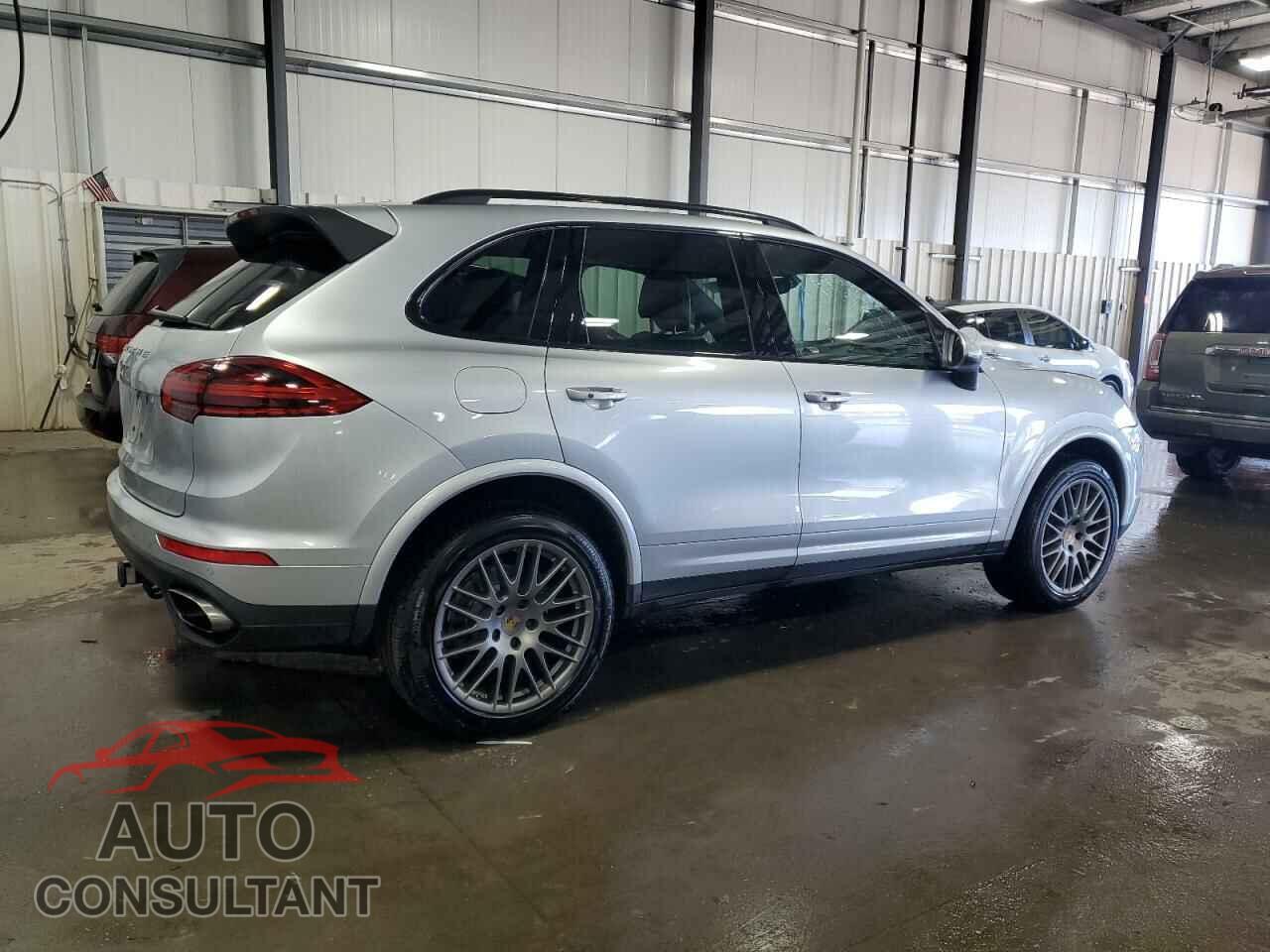 PORSCHE CAYENNE 2017 - WP1AA2A22HKA87640